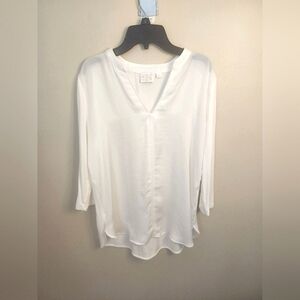 Violet + Claire White 3/4 Sleeve blouse